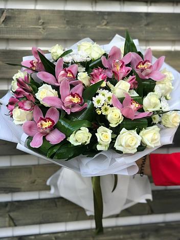 Букет цветов из: Розы и Хризантемы в Китаевском