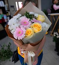 Букет цветов из:  Герберы, Розы и Хризантемы в Китаевском