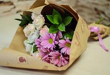 Букет цветов из:  Розы и Хризантемы #REPLACE_PRED# Китаевском