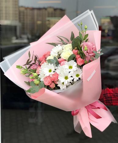 Букет цветов из: Розы, Лизиантусы и Хризантемы в Китаевском